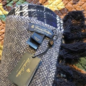 Men’s Brooks Brothers wool scarf